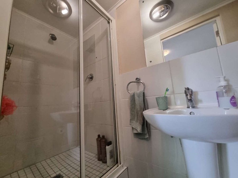 To Let 1 Bedroom Property for Rent in Mowbray Western Cape